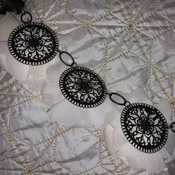 Sheer material roses of cream color - Picture 5 of 6